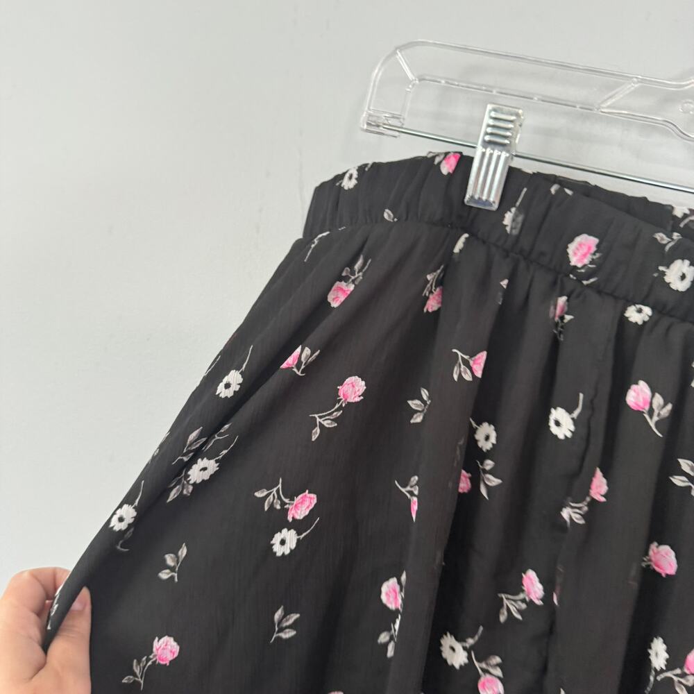 Torrid Black & Floral Lace Trim Pull On Skirt Women's Plus Size 3X Lined Elastic - Picture 3 of 7